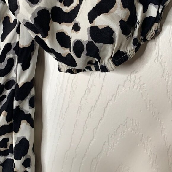 White House Black Market 100 % Silk leopard Blouse Small - Picture 4 of 6